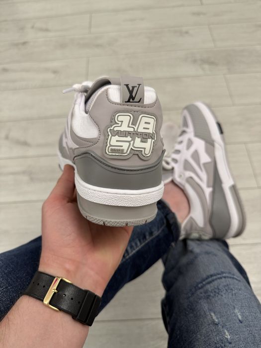 Adidasi Barbati Louis Vuitton Skate Gri & Alb!