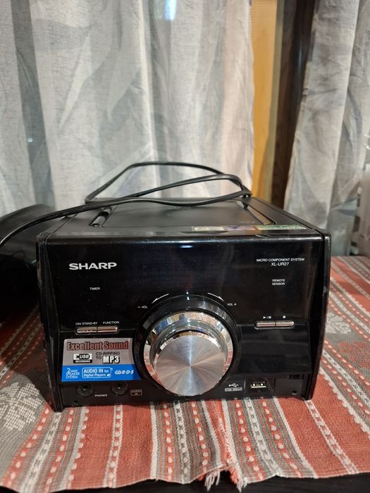 Vand radio Sharp XL-UR27