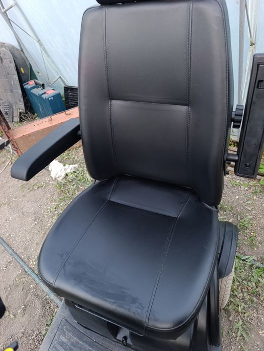 Електрическа инвалидна количка Sterling elte plus2