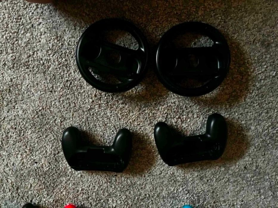De vânzare Consolă Nintendo Switch OLED cu pachet uriaș de accesorii și jocuri!