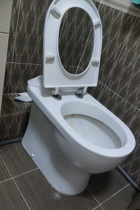 Отдам бесплатно Унитаз