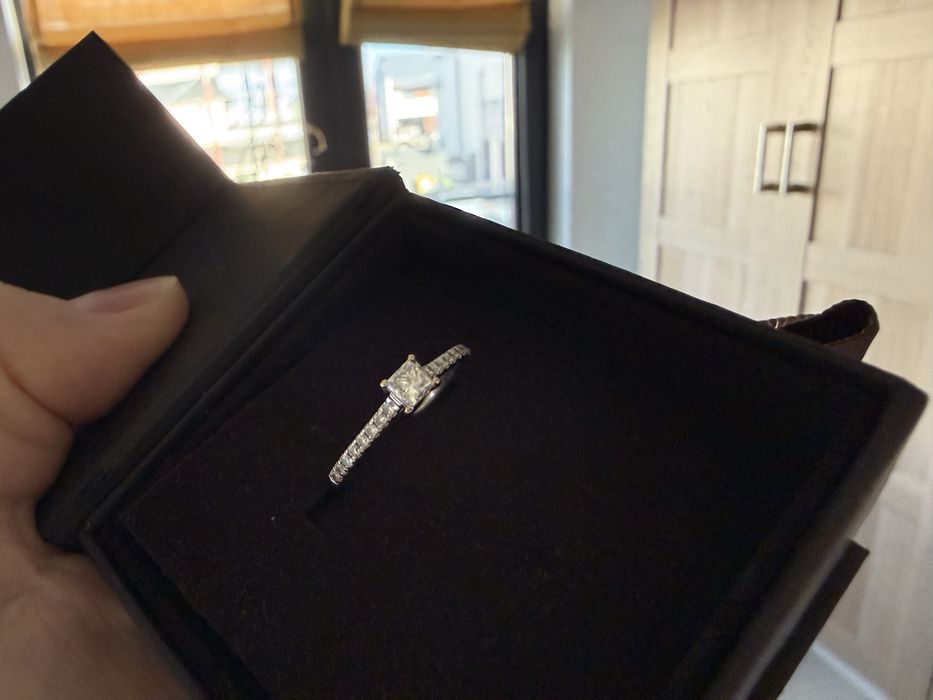 Inel cu diamante Teilor