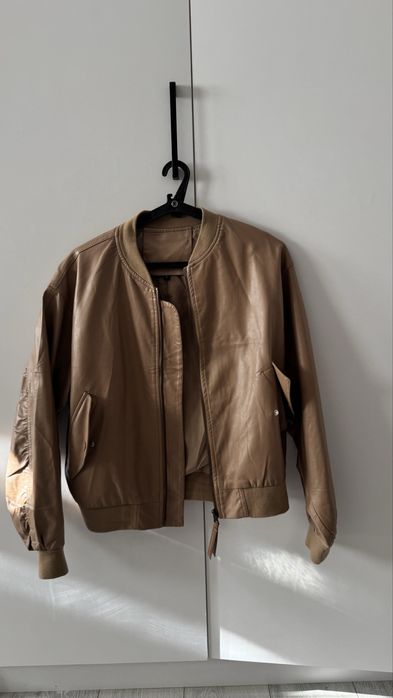 Продается своя состояние идеально купила в магазине