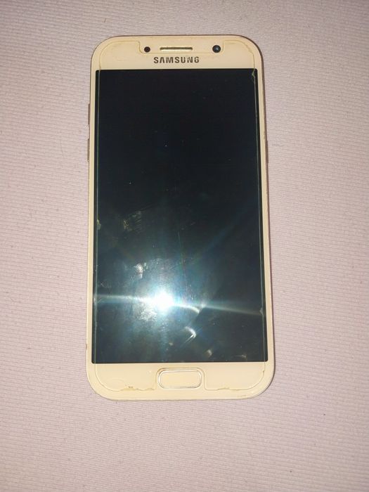 Смартфон- SAMSUNG A5
