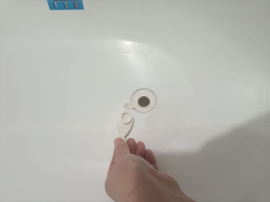 Продам детскую ванночку с подставкой.