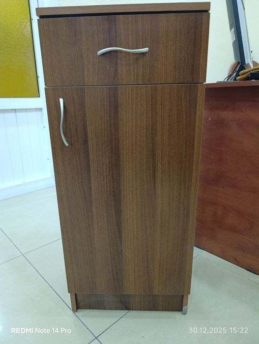 Тумбочка высокая