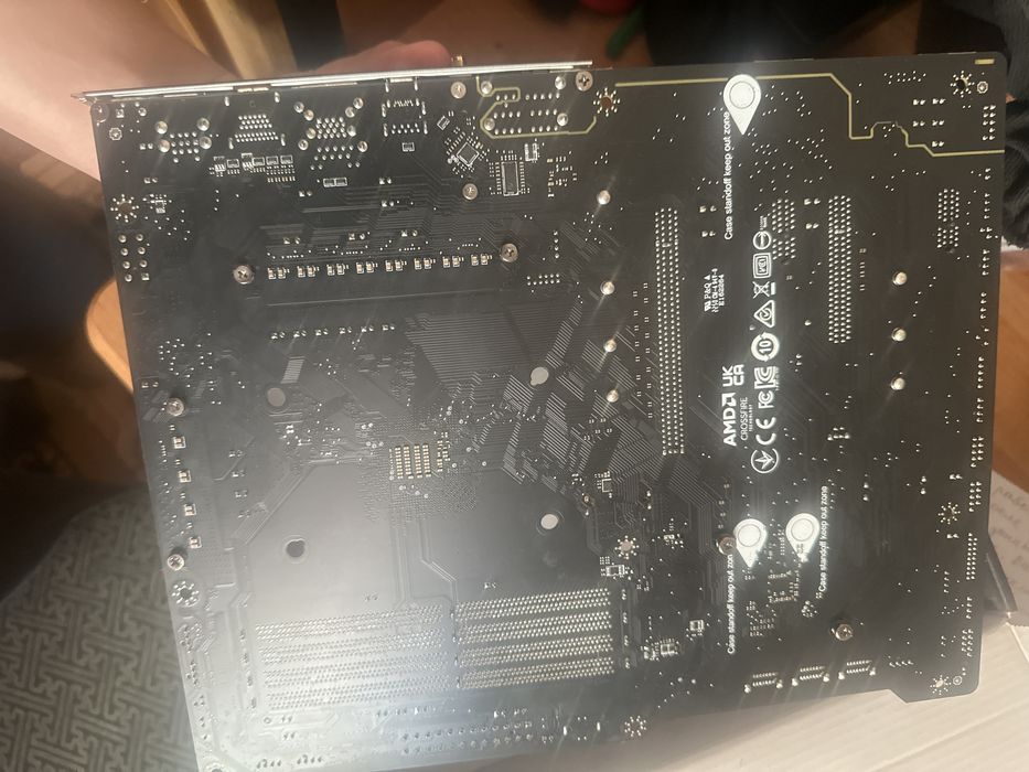 Материнка msi mag B550 TOMAHAWK MAX WIFI