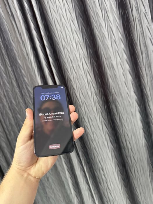 Vand iphone 12 impecabil pentru recarosare