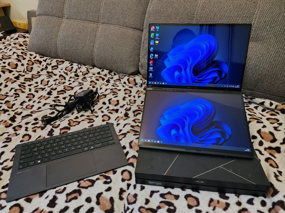 Ультрабук ASUS Zenbook Duo UX8406C
