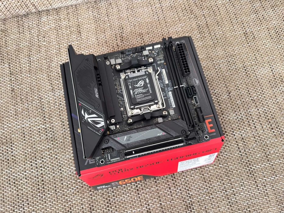 Placa de baza ITX ROG Strix B650E-I Gaming WIFI