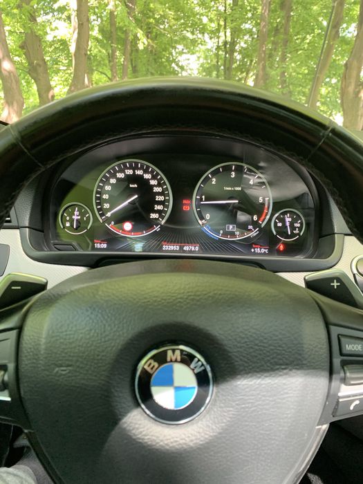 BMW 5 Series 2012 — imagine 5