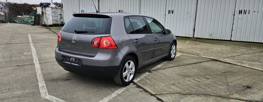Vând VW Golf 5   1.4 MPI UNITED