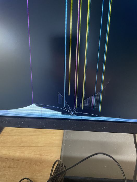 Lenovo ThinkCentre Neo 30a (All-in-One) с счупена LCD матрица