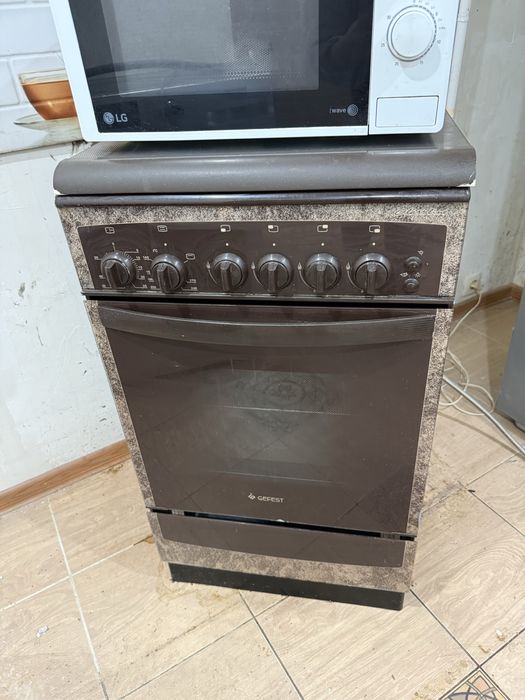 Продам газ плиту и вытяжку