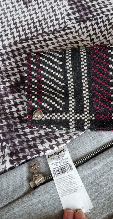 Яке Desigual преходно вълна