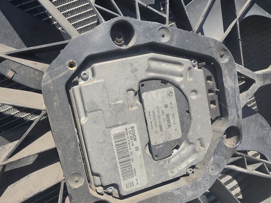 Перка Бмв Е60 Е61 3.0D 2.5D охлаждаща Bmw E60 E61 радиатор
