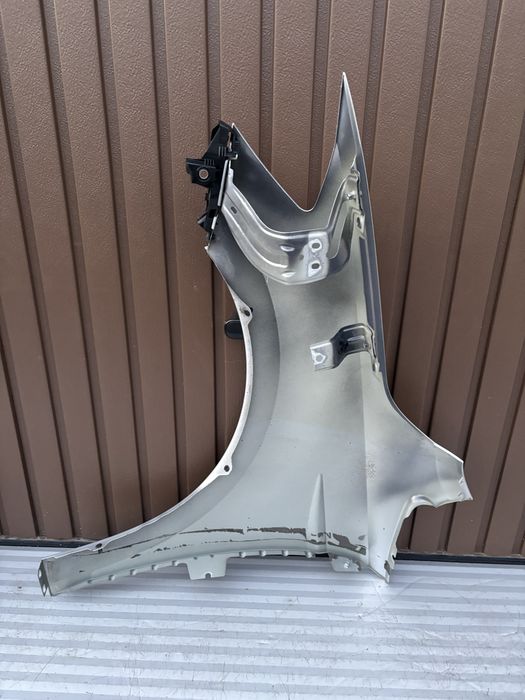 Aripa st / dr •vw Touran  5T • cod de culoare LA7W•2015-2020•