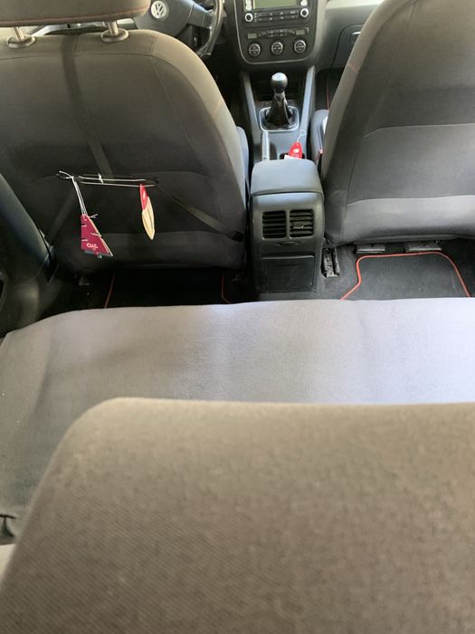 Vand golf 5 anul 2006 benzina,rezerva cauciucuri vara