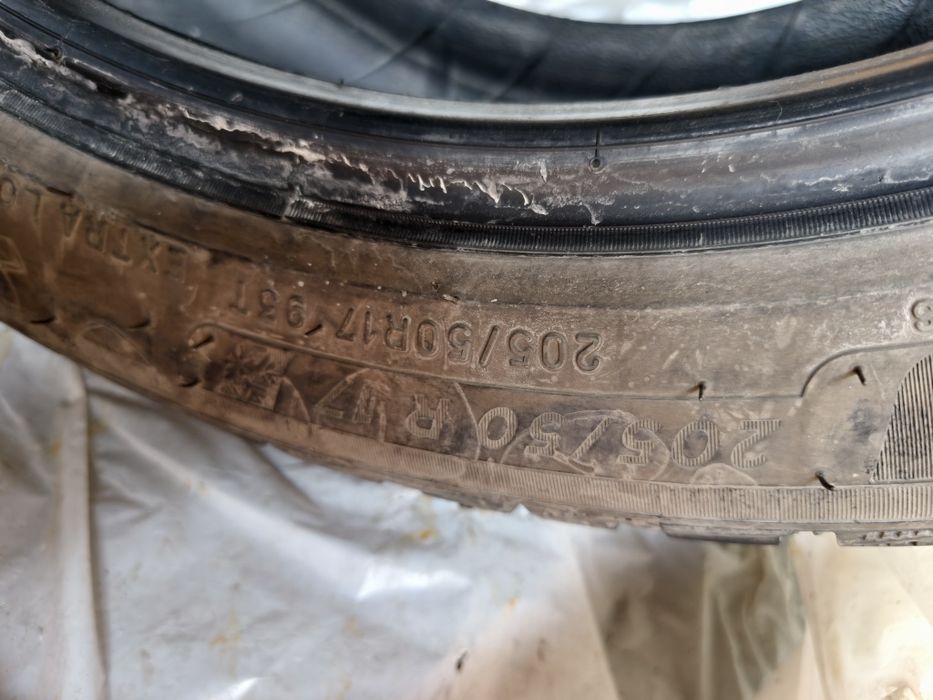 Продам зимнюю резину.
