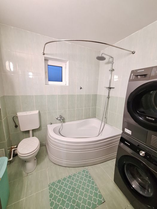 Închiriez apartament Calea Moldovei parter