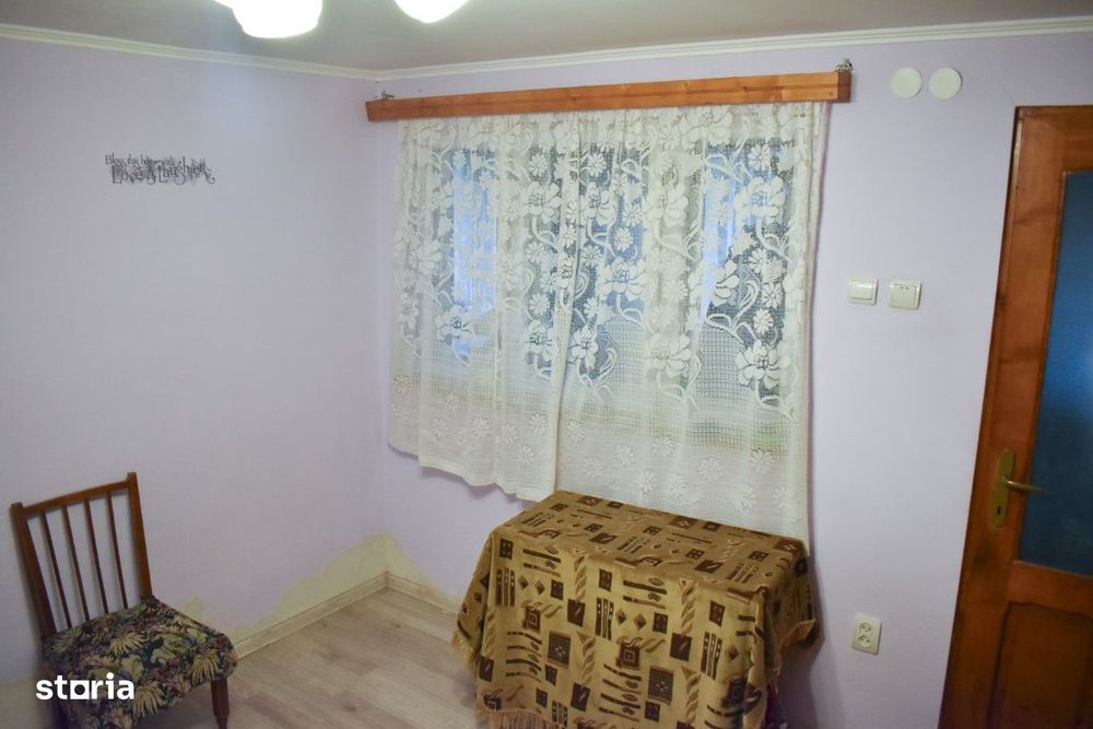 PROPRIETAR -  Casa cu teren de vanzare