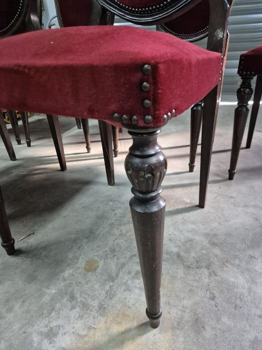 Дървено столове с дърворезба,за реставрация