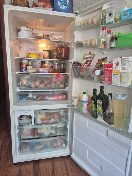 Продам холодильник