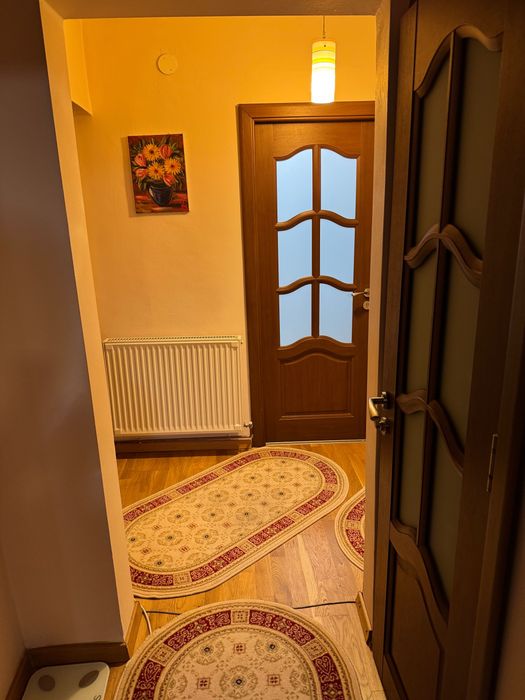 Apartament , 3 camere , etajul 3/4 , Târgu Cărbunești , Gorj