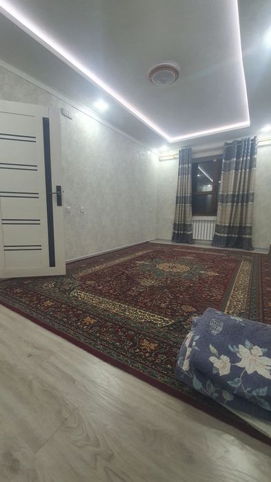Kvartira 1 xonasi beriladi 2 ta qiz kerak.