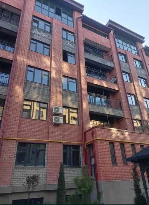 Grand City 2 комнатная 42м2 коробка,, заселенный дом