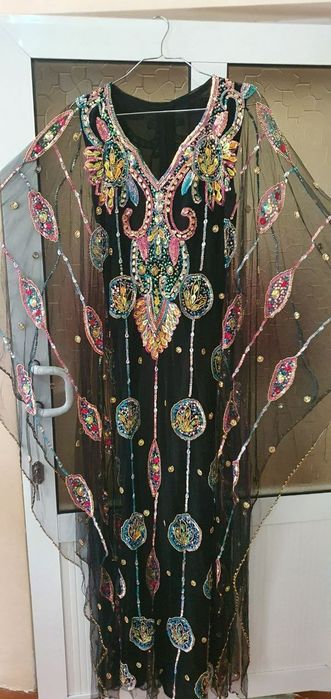 Продается новые женские платье  по 600000 сум