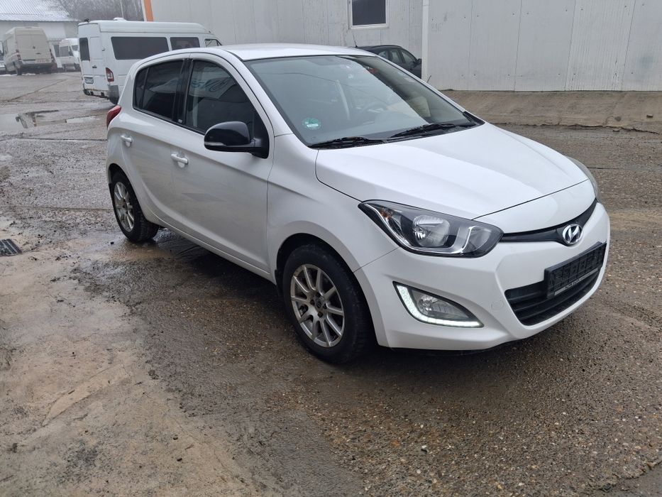 Hyundai  i 20 2015
