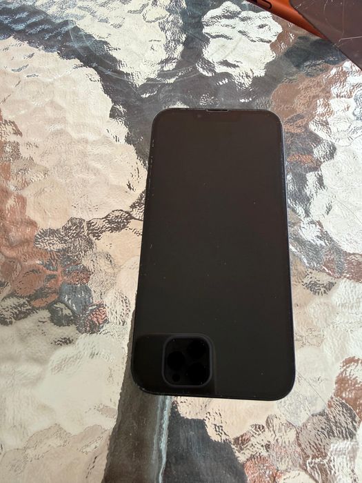 Iphone 16 pro  si iphone 13