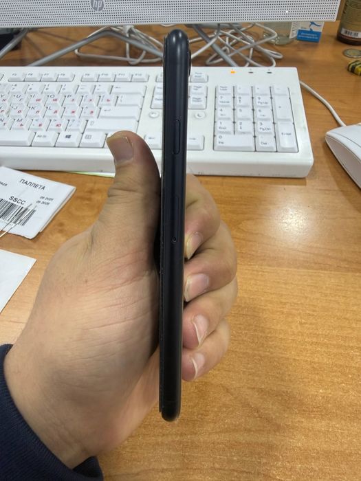 Iphone Se 2020 64 gb 98% yomkst hamma joyi radnoy ideal  tel