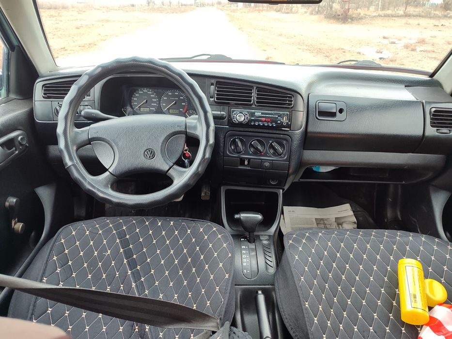 Продаю машина голф3