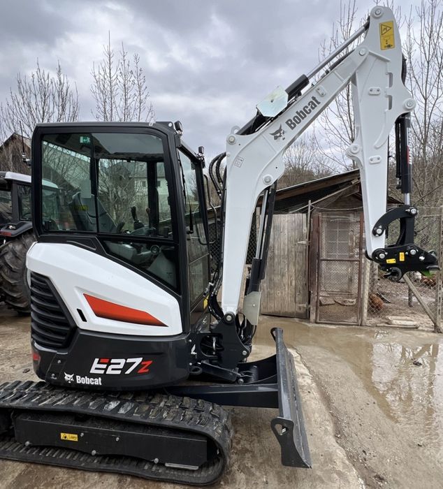 Închiriere Miniexcavator  nou-Bobcat E27 3T + Utilaje Construcții