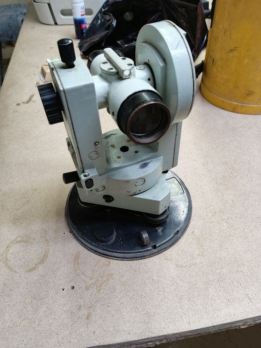 Продам Теодалит б/у