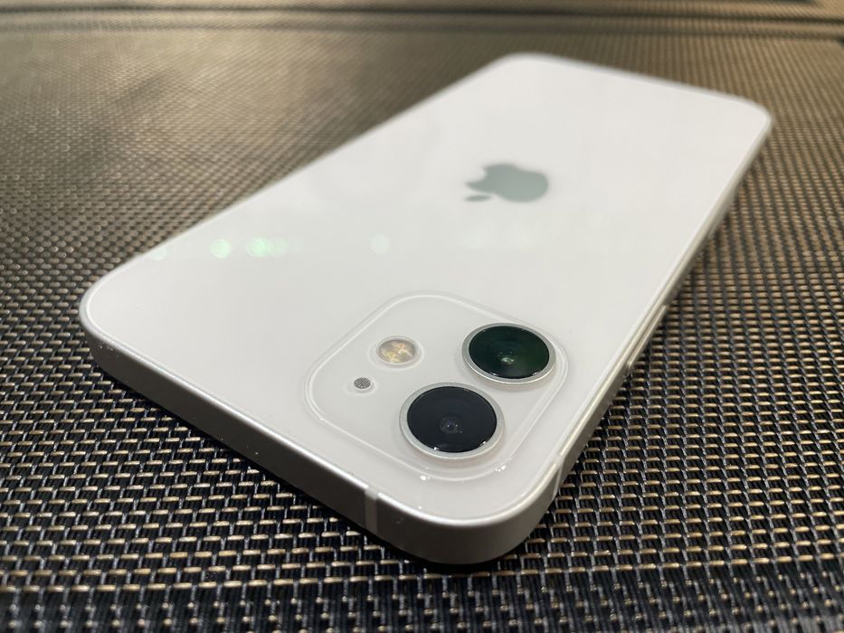 Apple Iphone 12 / 64