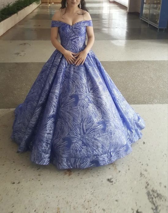 Продам шикарное платье до 46 размера