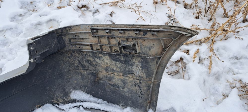 Задний бампер универсал