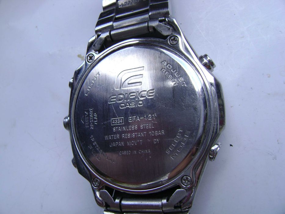 Продавам 5 броя кварцови часовника Jaques Lemans,Quasatron,Casio