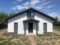 Vand case pe structura metalica izolate cu panouri sandwich