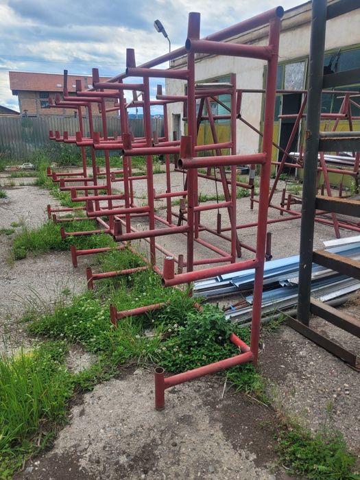 De vânzare rafturile din poze