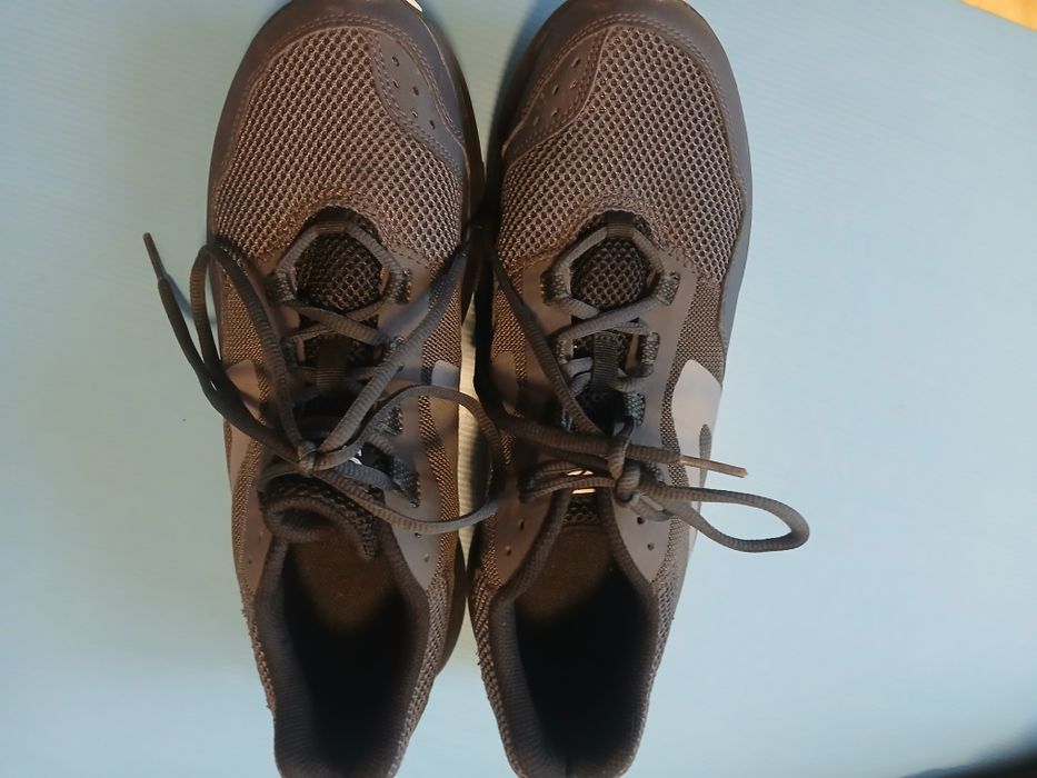 Мъжки маратонки нови.