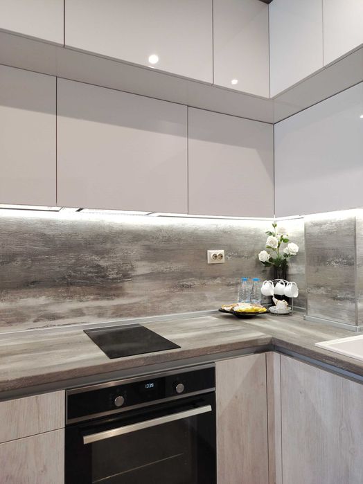 Луксико е с гараж ап.двустаен за нощувки до Гранд мол Лабиринт Фамилия