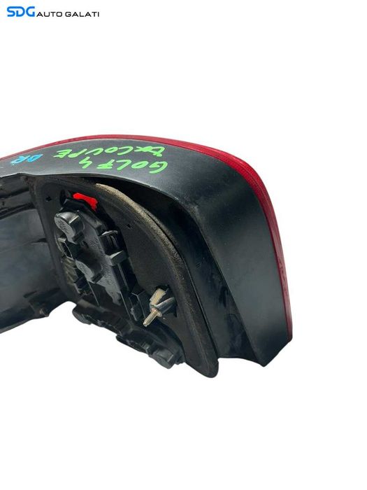 Stop Lampa Tripla Dreapta Volkswagen Golf 4 1998 - 2005 Cod 1J6945112S [L6886]