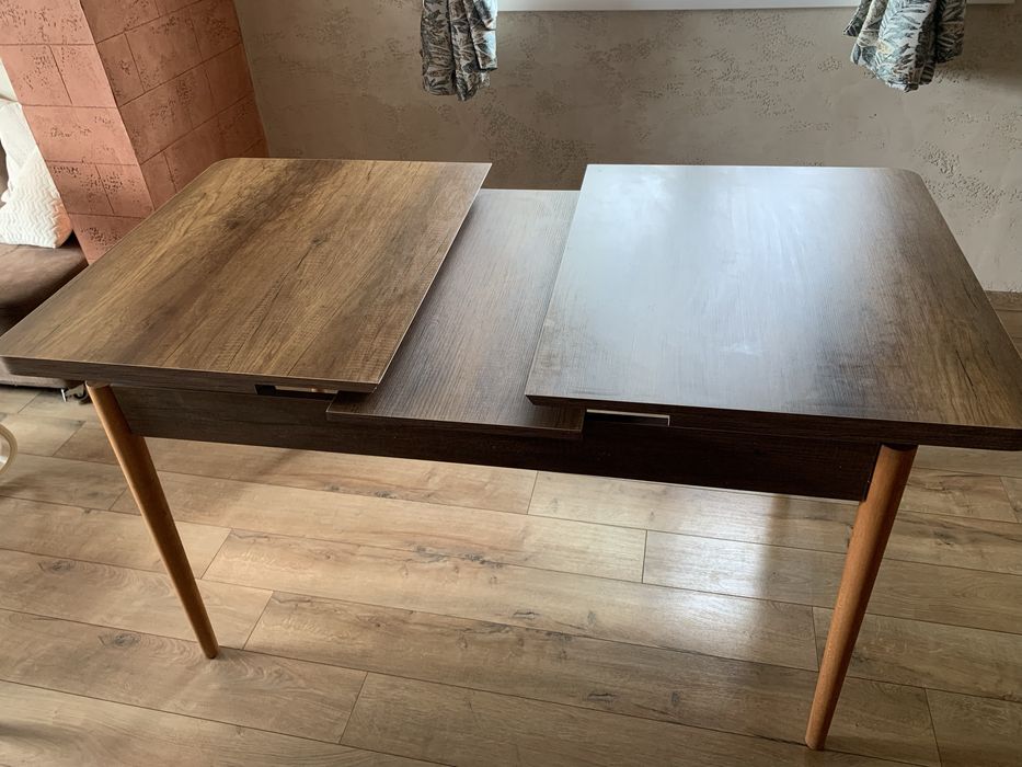 Трапезна маса разтегателна