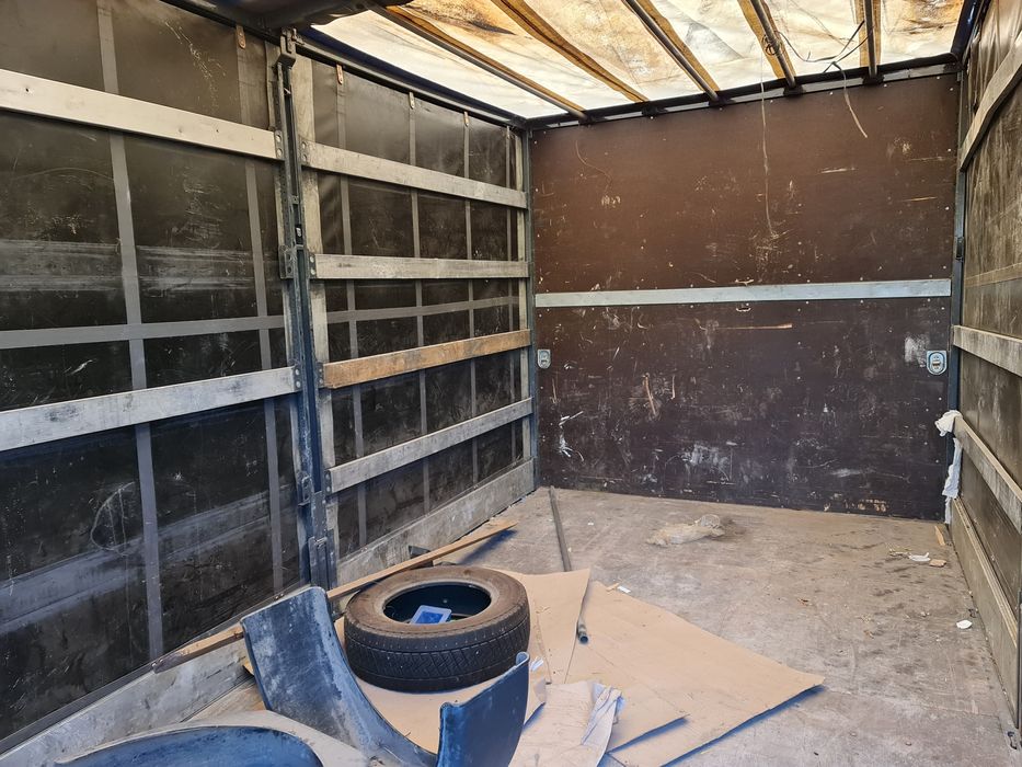 Bena cu obloane și prelata Mercedes Sprinter Ford Transit iveco daily