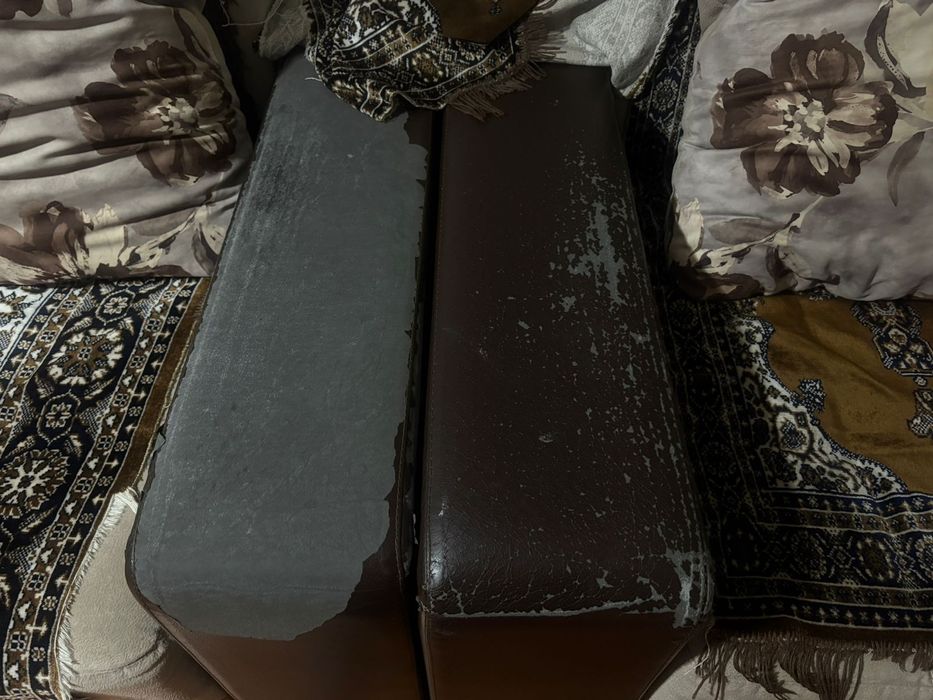 Продам диван 18,000