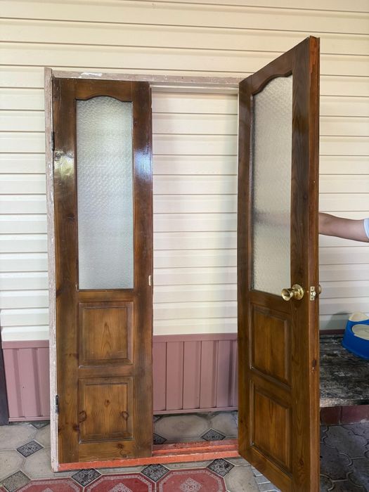 Двери деревянные